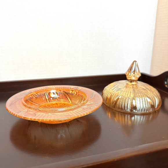 1950s Jeannette Glass Company Iris butter dish & cover - Picture 2 of 7